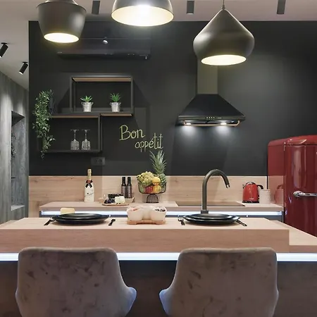 Apartment De 2020 With Free Parking Pula