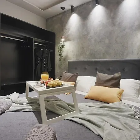 De 2020 With Free Parking Apartment